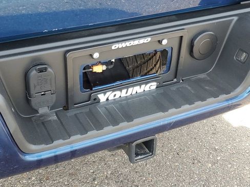 Used 2019 Chevrolet Colorado Z71 AWD/4WD image 32