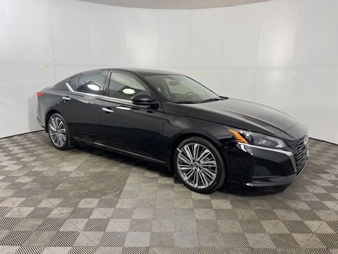 New 2025 Nissan Altima 2.5 SL image 7