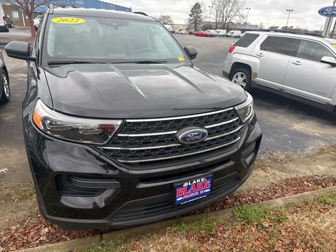 Used 2022 Ford Explorer XLT image 4