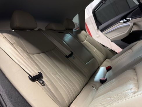 Used 2019 Audi e-tron Prestige w/ Prestige Package image 27
