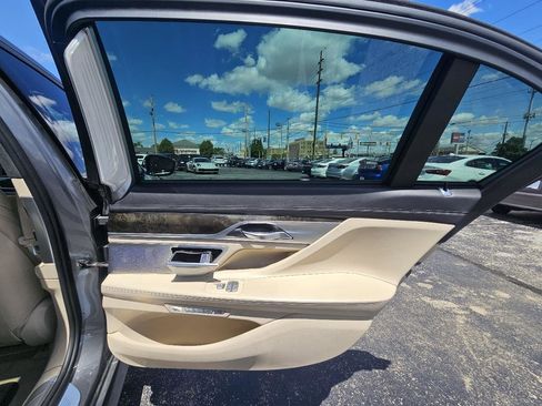 Used 2016 BMW 750i xDrive AWD/4WD image 69