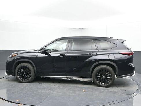 Used 2025 Toyota Highlander XSE image 8