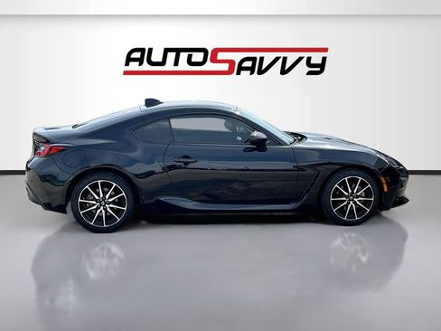 Used 2023 Toyota GR86 RWD image 8