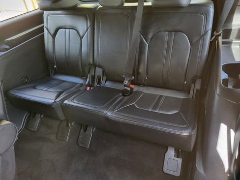 Used 2021 Ford Expedition Limited image 15