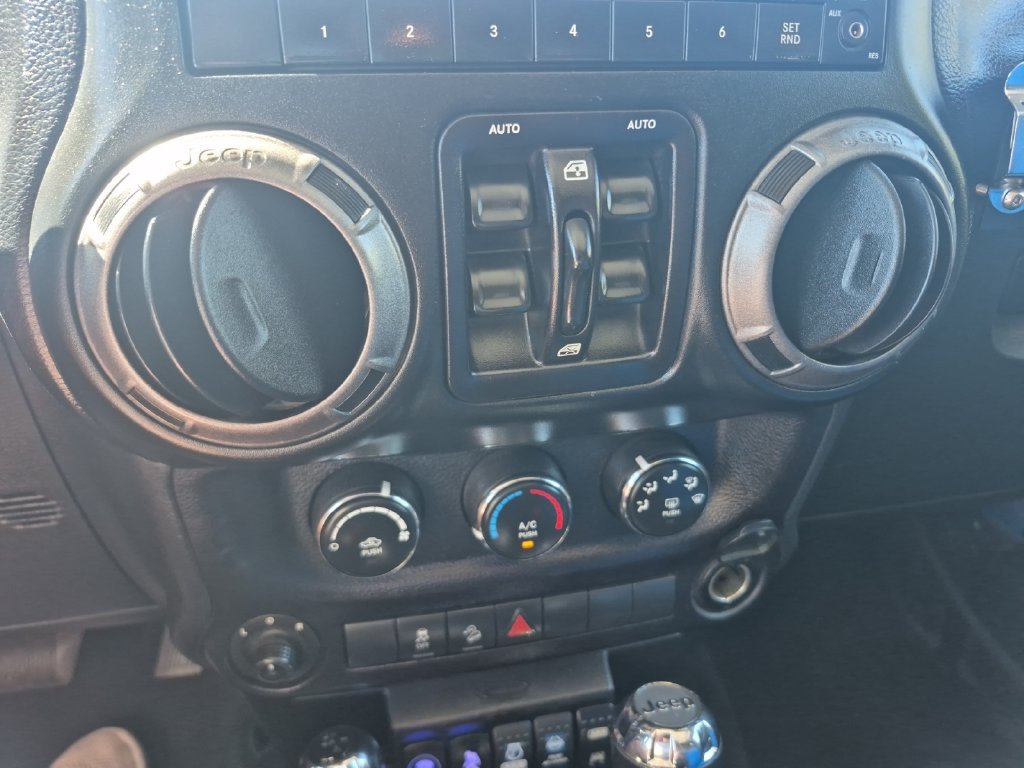 Used 2015 Jeep Wrangler Unlimited Sport AWD/4WD image 20