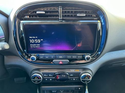 Used 2025 Kia Soul S image 25