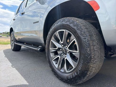 Used 2023 Chevrolet Tahoe Z71 w/ Z71 Off-Road Package AWD/4WD image 4