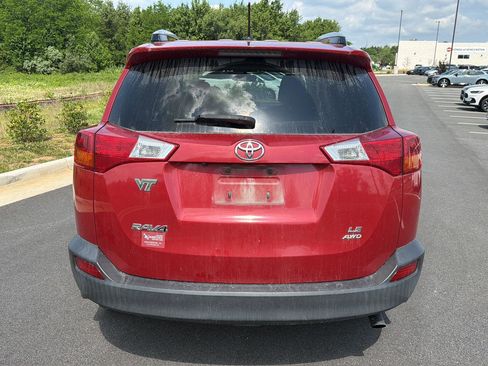 Used 2013 Toyota RAV4 LE AWD/4WD image 2