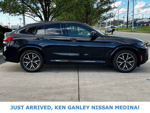 Used 2023 BMW X4 M40i AWD/4WD image 2