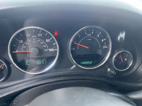 Used 2012 Jeep Wrangler Sahara w/ Connectivity Group AWD/4WD image 11