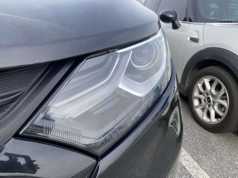 Used 2020 Chevrolet Equinox LT w/ Midnight Edition image 11