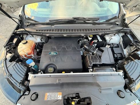 Used 2015 Ford Edge Titanium image 10