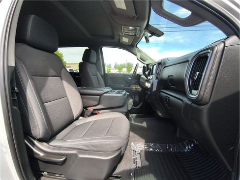 Used 2019 GMC Sierra 1500 SLE w/ SLE Value Package image 12