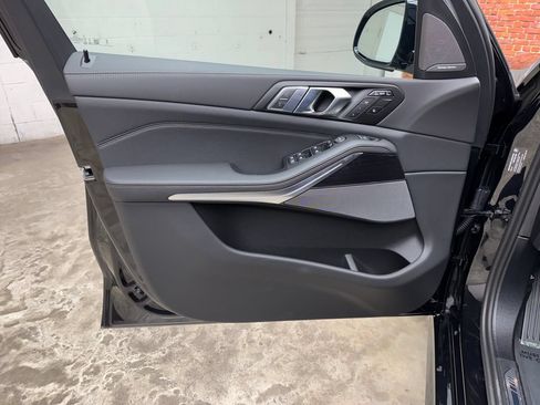 Used 2027 BMW X7 xDrive40i w/ M Sport Package AWD/4WD image 10