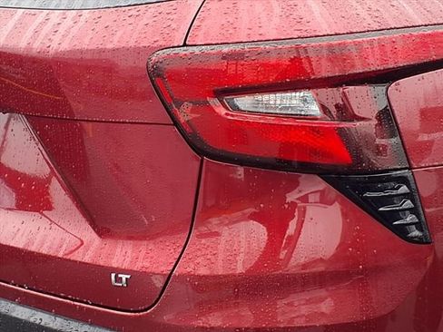 Used 2025 Chevrolet Trax LT w/ LT Convenience Package image 25