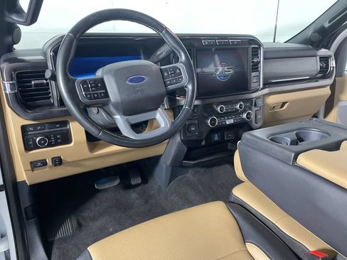 Used 2023 Ford F250 Lariat AWD/4WD image 9