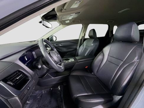 Used 2024 Nissan Rogue SL FWD image 14