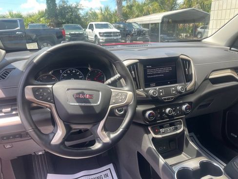 Used 2024 GMC Terrain Denali w/ Denali Premium Package AWD/4WD image 12