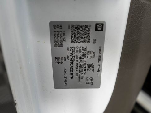 Used 2024 GMC Savana 2500 w/ Driver Convenience Package image 28