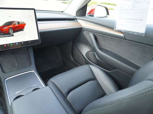 Used 2023 Tesla Model 3 Standard Range image 12