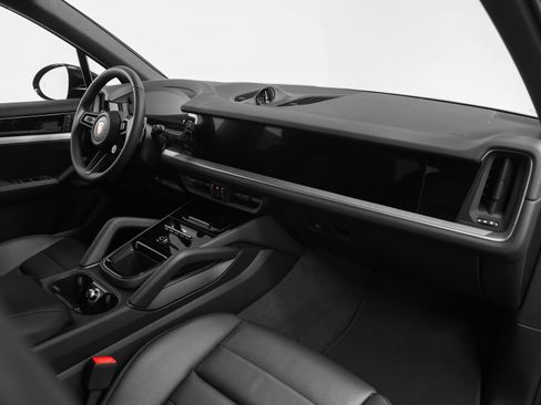 New 2026 Porsche Cayenne S image 25
