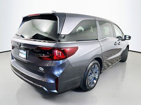 New 2026 Honda Odyssey Touring image 7