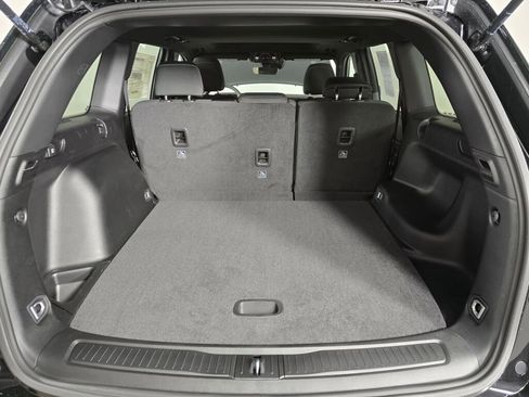 New 2025 Jeep Grand Cherokee Laredo X image 15