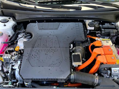 Used 2025 Hyundai Elantra Hybrid FWD image 30