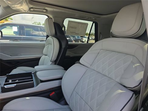 New 2026 Lincoln Navigator L Black Label AWD/4WD image 20