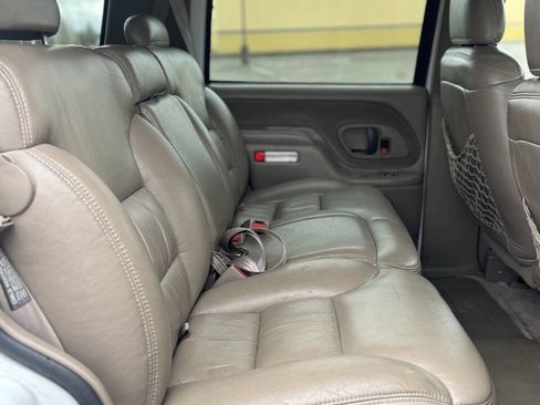 Used 1997 Chevrolet Tahoe 4WD w/ Preferred Equipment Group 3 image 28