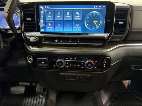 Used 2024 Chevrolet Silverado 2500 LT w/ Convenience Package image 22