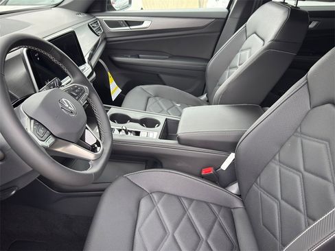 New 2026 Volkswagen Atlas Cross Sport SE image 10