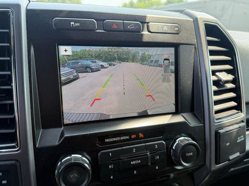 Used 2018 Ford F150 XLT w/ Equipment Group 302A Luxury AWD/4WD image 32