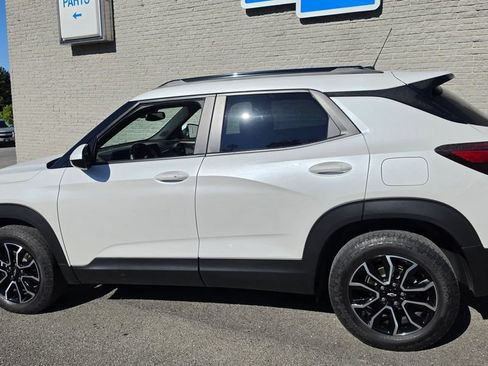 Used 2024 Chevrolet TrailBlazer ACTIV w/ Convenience Package AWD/4WD image 5