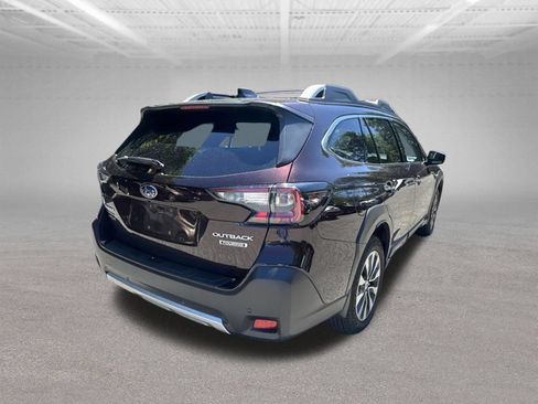 Used 2025 Subaru Outback Touring AWD/4WD image 5