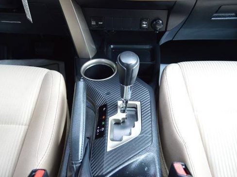 Used 2014 Toyota RAV4 XLE AWD/4WD image 25