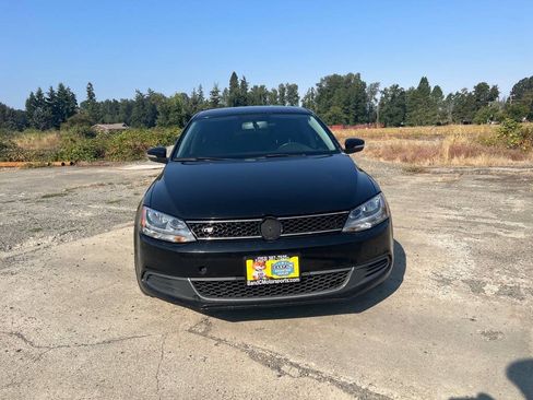 Used 2013 Volkswagen Jetta SE FWD image 26