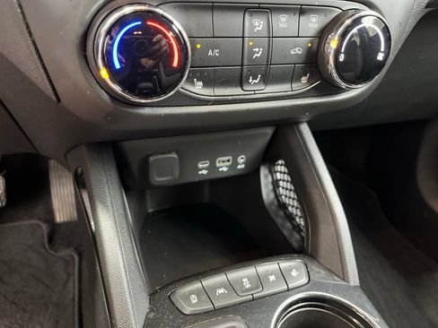 Used 2022 Chevrolet TrailBlazer LT FWD image 24