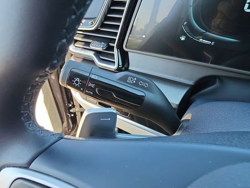 Used 2025 Kia Sportage EX AWD/4WD image 23
