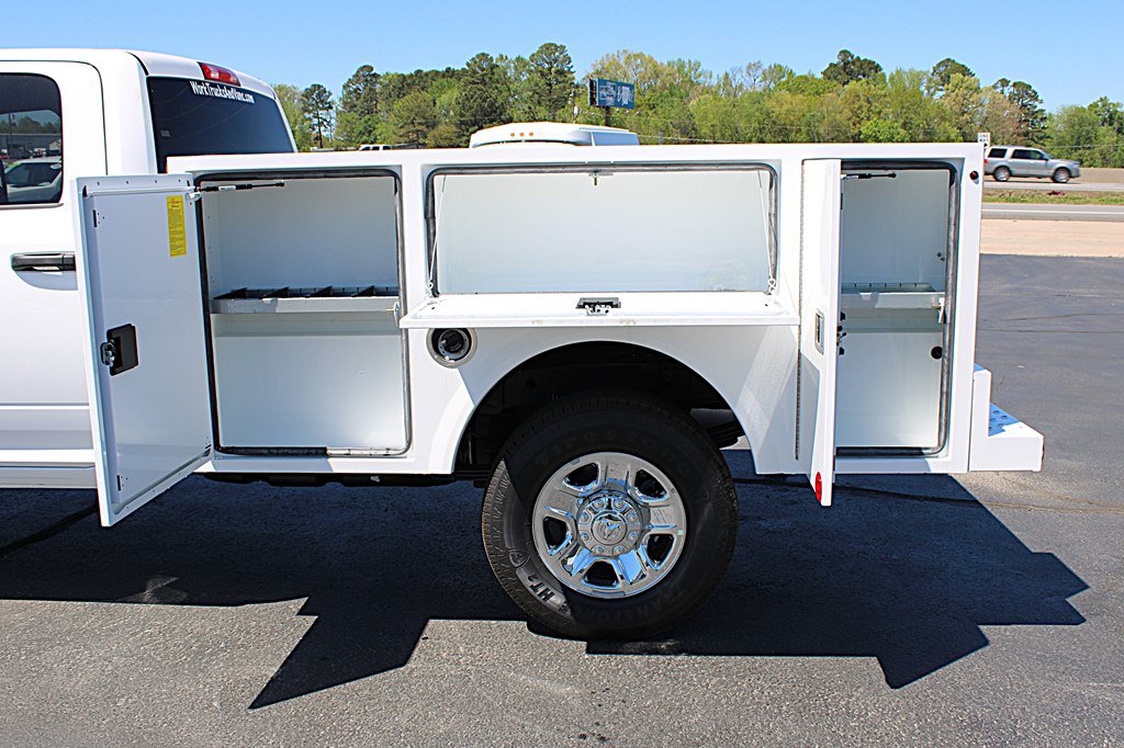 Used 2026 RAM 3500 Tradesman w/ Chrome Appearance Group A AWD/4WD image 9