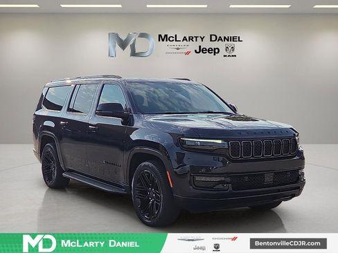 New 2025 Jeep Wagoneer L Series II w/ Premium Group I AWD/4WD image 1