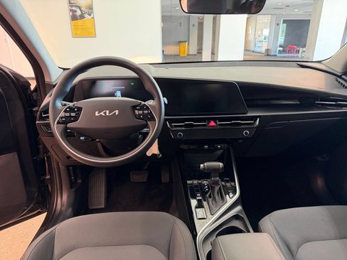 Used 2026 Kia Niro LX FWD image 33