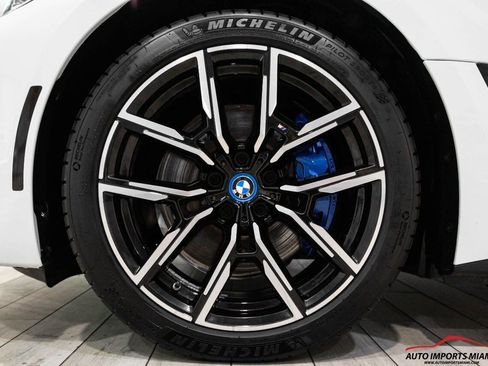 Used 2022 BMW i4 eDrive40 w/ M Sport Package image 95