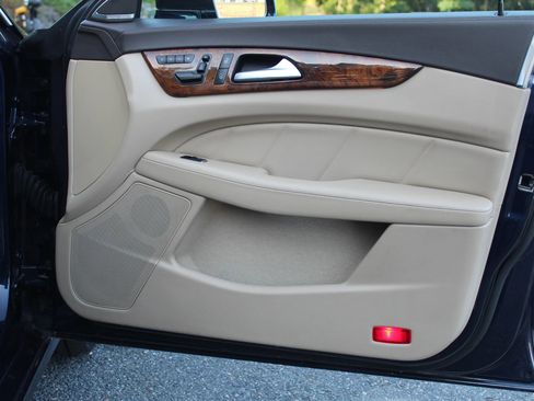 Used 2014 Mercedes-Benz CLS 550 4MATIC image 18