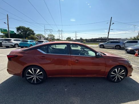 Used 2022 Nissan Altima 2.5 SR FWD image 4