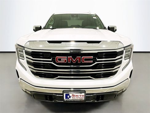 New 2026 GMC Sierra 1500 SLT image 2