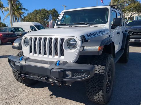 Used 2022 Jeep Wrangler Unlimited Sport image 9