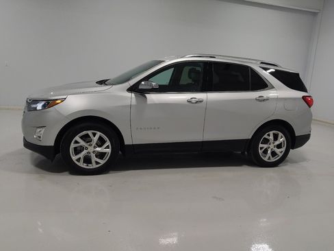 Used 2020 Chevrolet Equinox Premier FWD image 2