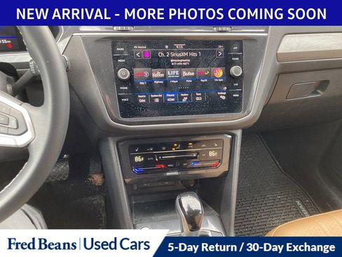 Certified 2024 Volkswagen Tiguan SE image 12