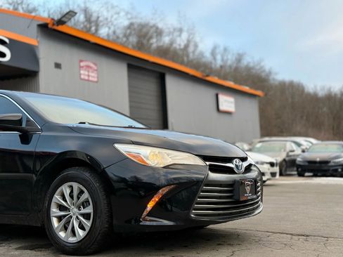 Used 2017 Toyota Camry LE image 7